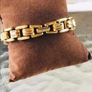 Elegant! Vintage MONET Goldtone Links Bracelet!